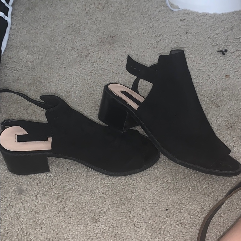 Open toe block heel